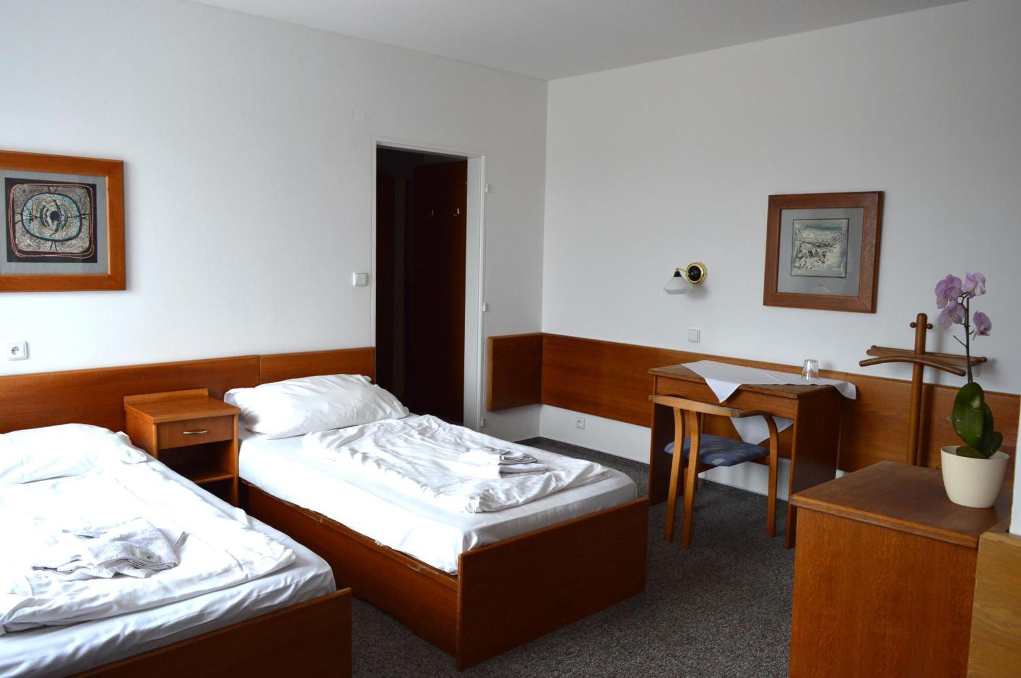 Hotel Peliny Chocen Zewnętrze zdjęcie
