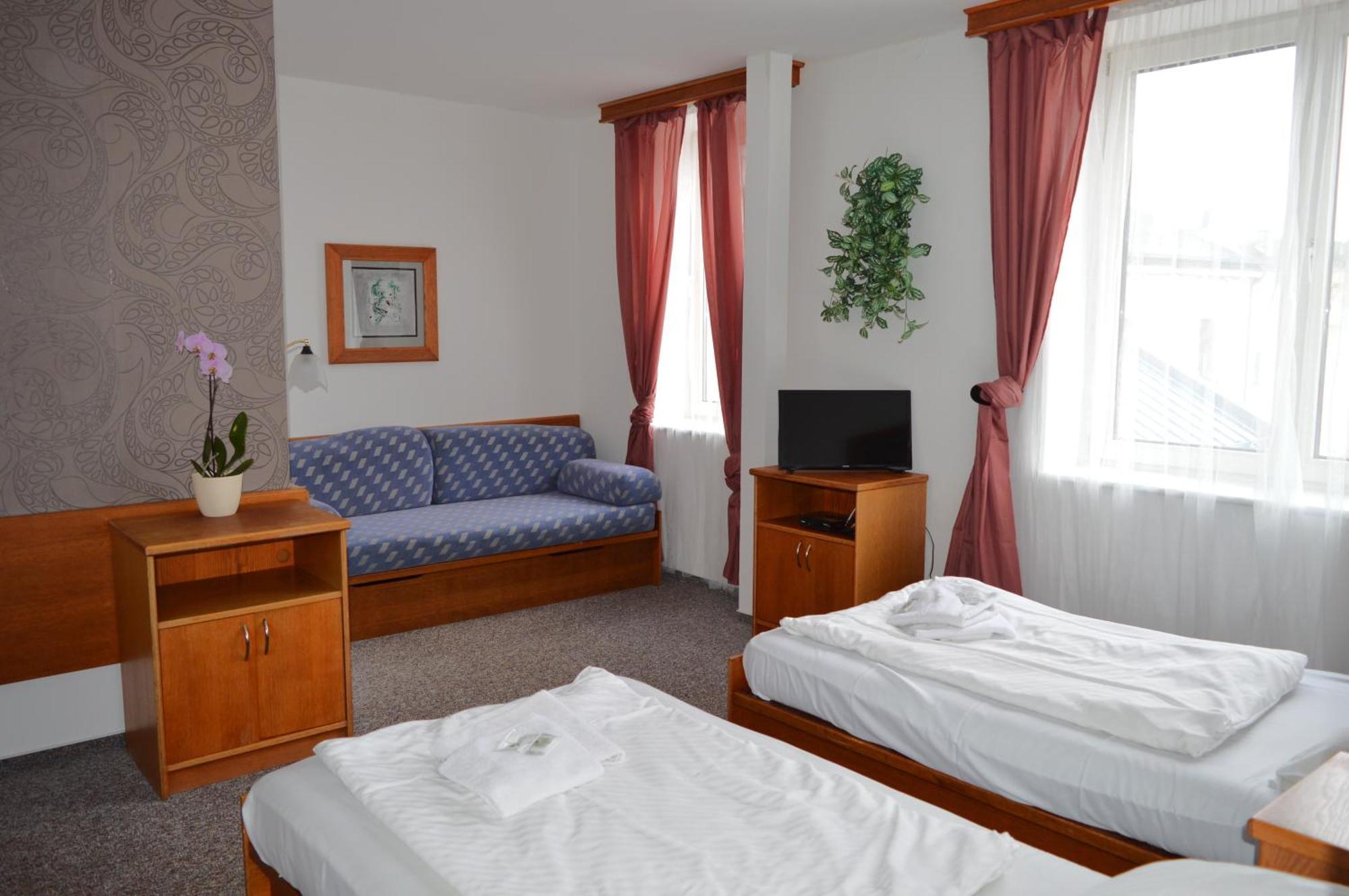 Hotel Peliny Chocen Zewnętrze zdjęcie